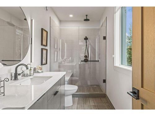 628 Silvertip Road, Canmore, AB - Indoor Photo Showing Bathroom