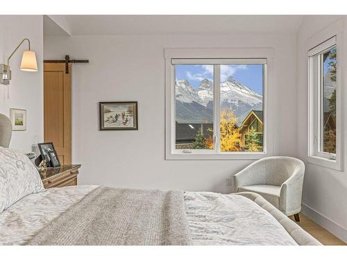 628 Silvertip Road, Canmore, AB - Indoor Photo Showing Bedroom