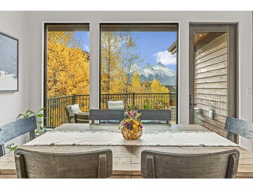 628 Silvertip Road, Canmore, AB - Indoor Photo Showing Dining Room