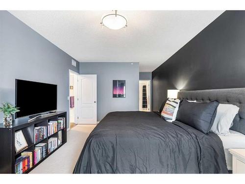 607-114 15 Avenue Sw, Calgary, AB - Indoor Photo Showing Bedroom