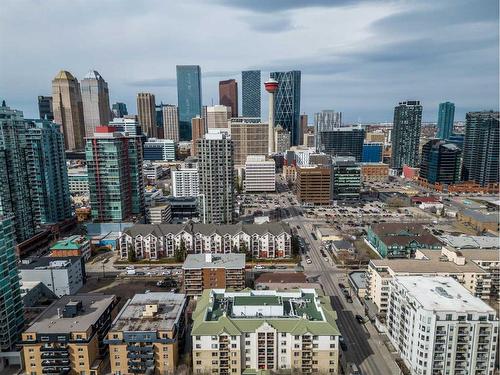 607-114 15 Avenue Sw, Calgary, AB - Outdoor With View