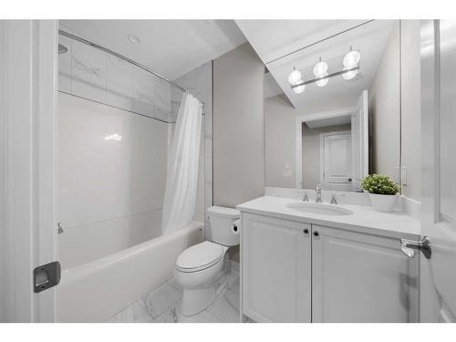 147 Auburn Shores Way Se, Calgary, AB - Indoor Photo Showing Bathroom