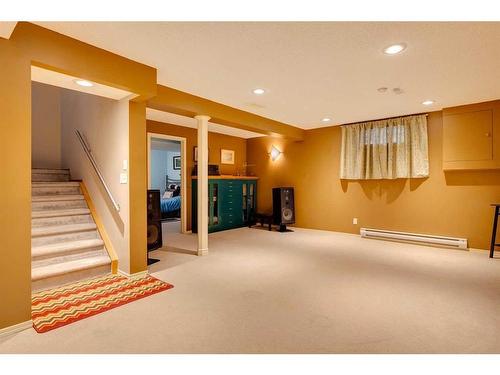 338 Millrise Drive Sw, Calgary, AB - Indoor Photo Showing Other Room