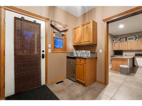 3001 10 Street, Didsbury, AB - Indoor