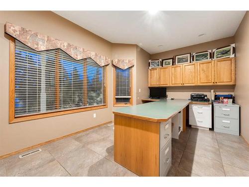 3001 10 Street, Didsbury, AB - Indoor