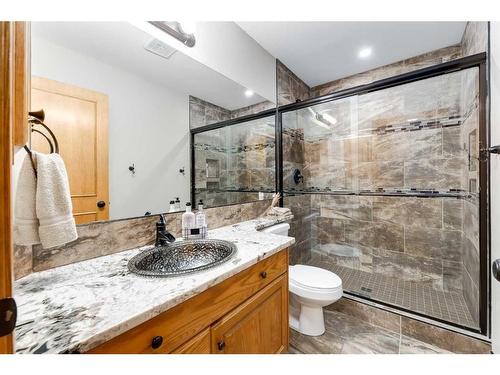 3001 10 Street, Didsbury, AB - Indoor Photo Showing Bathroom