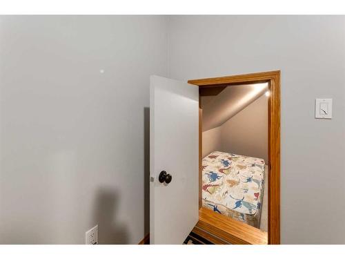 3001 10 Street, Didsbury, AB - Indoor Photo Showing Other Room