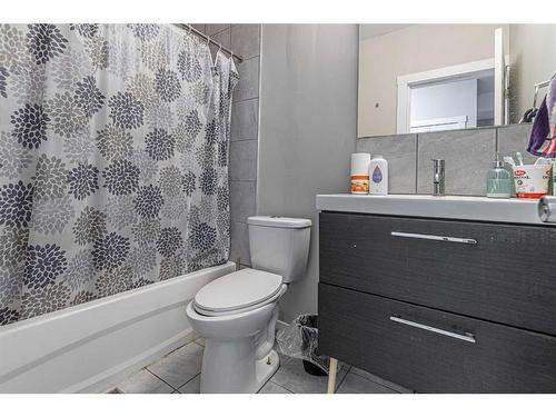 536 Redstone Drive Ne, Calgary, AB - Indoor Photo Showing Bathroom
