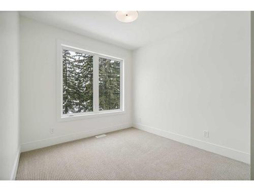 627 Willow Brook Drive Se, Calgary, AB - Indoor Photo Showing Other Room