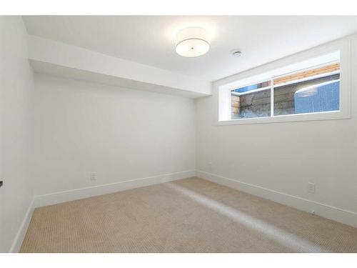 627 Willow Brook Drive Se, Calgary, AB - Indoor Photo Showing Other Room