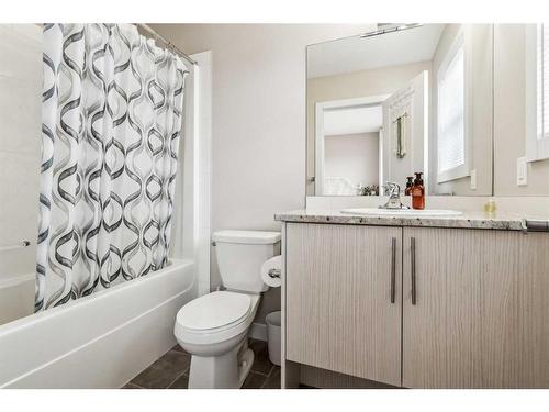 514 Sage Hill Grove Nw, Calgary, AB - Indoor Photo Showing Bathroom
