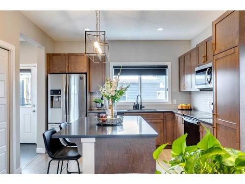 137 Creekside Boulevard Sw, Calgary, AB - Indoor Photo Showing Kitchen