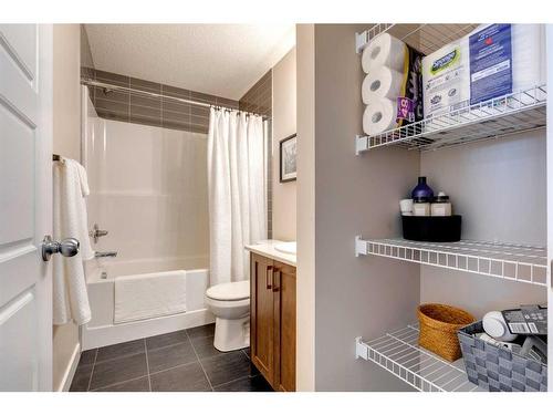 137 Creekside Boulevard Sw, Calgary, AB - Indoor Photo Showing Bathroom