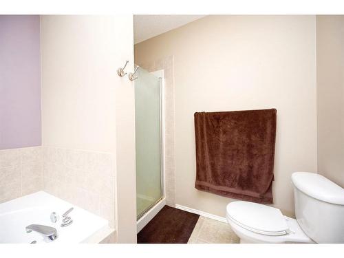 913 Cranston Drive Se, Calgary, AB - Indoor Photo Showing Bathroom