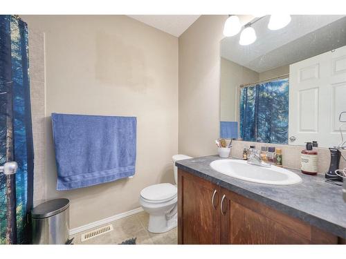913 Cranston Drive Se, Calgary, AB - Indoor Photo Showing Bathroom
