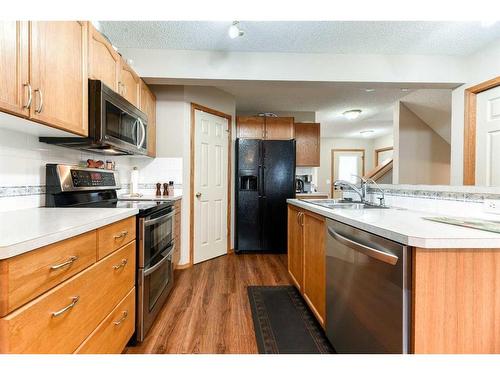 35 Saddlemead Green Ne, Calgary, AB - Indoor Photo Showing Kitchen