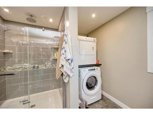 36 Taylor Way Se, Airdrie, AB - Indoor Photo Showing Laundry Room
