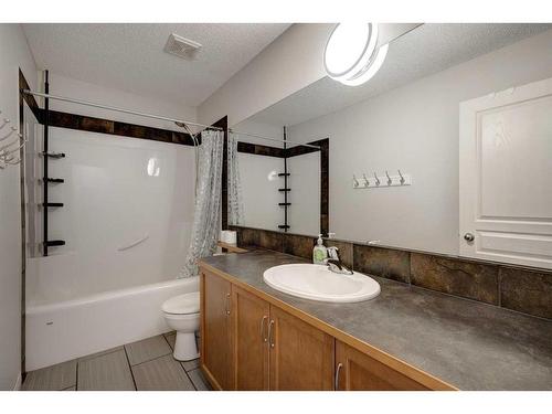 15 Cranleigh Mews Se, Calgary, AB - Indoor Photo Showing Bathroom