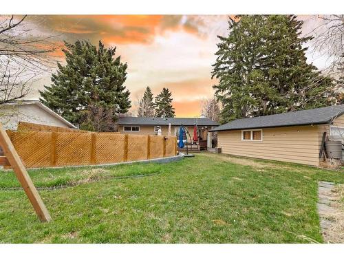 431 Willowdale Crescent Se, Calgary, AB - Outdoor