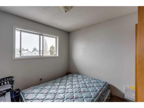 11460 Coventry Boulevard Ne, Calgary, AB - Indoor Photo Showing Bedroom
