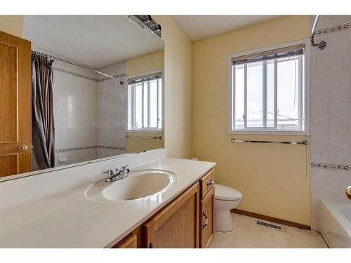 11460 Coventry Boulevard Ne, Calgary, AB - Indoor Photo Showing Bathroom