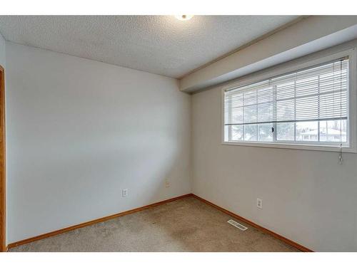 11460 Coventry Boulevard Ne, Calgary, AB - Indoor Photo Showing Other Room