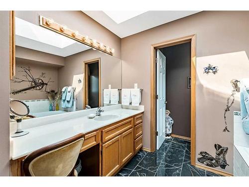38 Crystalridge Way, Okotoks, AB - Indoor Photo Showing Bathroom