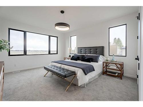 2226 8 Street Ne, Calgary, AB - Indoor Photo Showing Bedroom