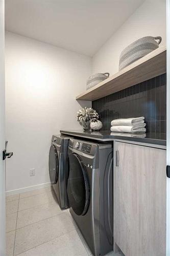 2226 8 Street Ne, Calgary, AB - Indoor Photo Showing Laundry Room