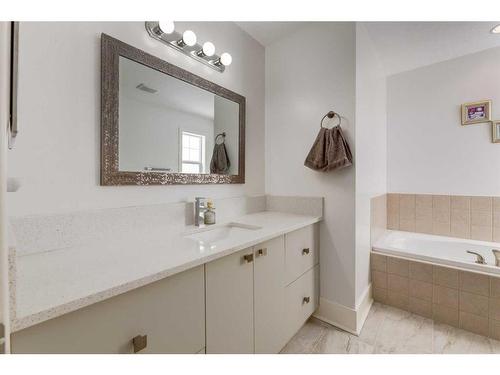 273 Cougartown Circle Sw, Calgary, AB - Indoor Photo Showing Bathroom