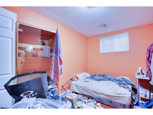 106 Tarawood Lane Ne, Calgary, AB - Indoor Photo Showing Bedroom