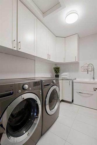 136 Parkview Green Se, Calgary, AB - Indoor Photo Showing Laundry Room