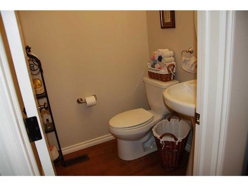 55 Ranchers Crescent, Okotoks, AB - Indoor Photo Showing Bathroom