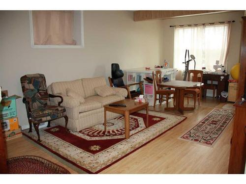 55 Ranchers Crescent, Okotoks, AB - Indoor Photo Showing Living Room