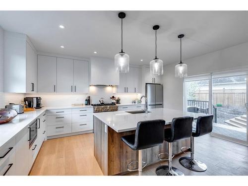 1408 Crescent Road Nw, Calgary, AB - Indoor Photo Showing Kitchen With Upgraded Kitchen