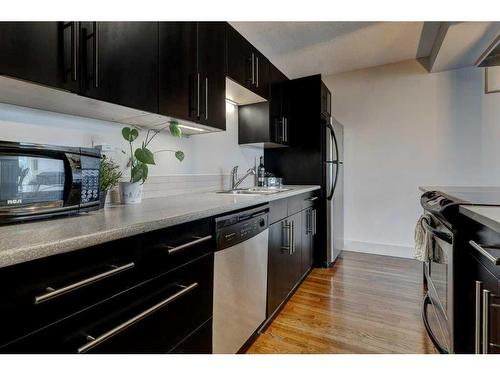 304-505 19 Avenue Sw, Calgary, AB - Indoor Photo Showing Kitchen