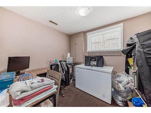 96 Saddlebrook Circle Ne, Calgary, AB - Indoor Photo Showing Laundry Room