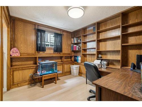 44 Woodbrook Place Sw, Calgary, AB - Indoor Photo Showing Office