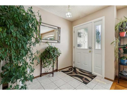 44 Woodbrook Place Sw, Calgary, AB - Indoor Photo Showing Other Room