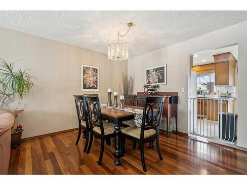 44 Woodbrook Place Sw, Calgary, AB - Indoor Photo Showing Dining Room