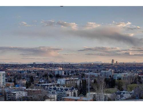 914 Crescent Road Nw, Calgary, AB - Outdoor With View