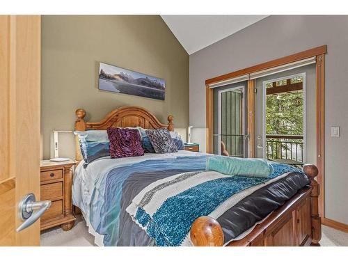 622-107 Armstrong Place, Canmore, AB - Indoor Photo Showing Bedroom