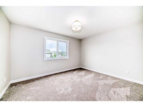 612 Baywater Manor Sw, Airdrie, AB - Indoor Photo Showing Other Room