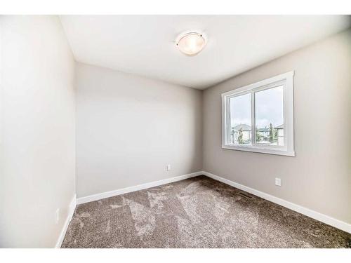 612 Baywater Manor Sw, Airdrie, AB - Indoor Photo Showing Other Room