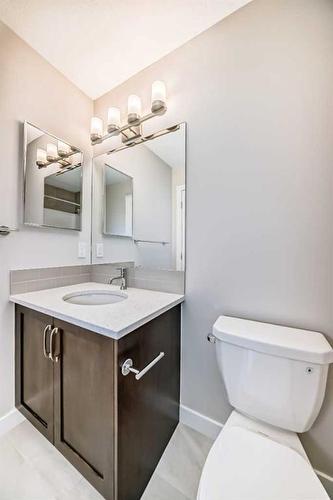 612 Baywater Manor Sw, Airdrie, AB - Indoor Photo Showing Bathroom