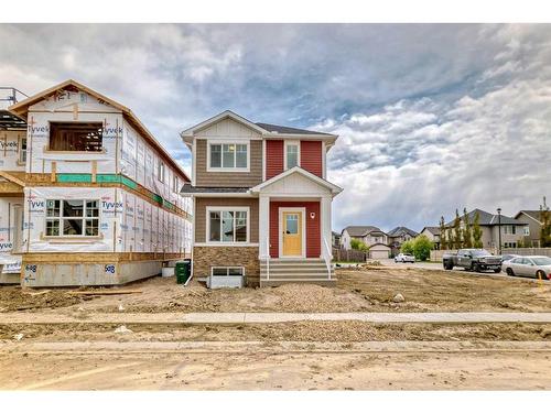 612 Baywater Manor Sw, Airdrie, AB - Outdoor With Facade