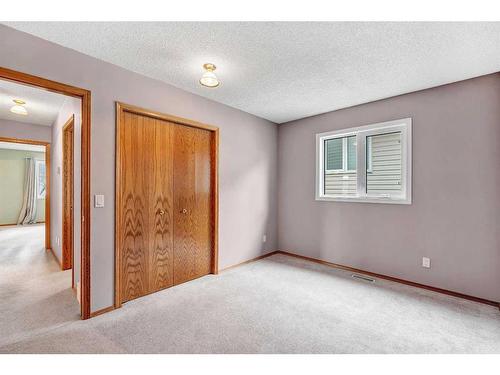 79 Riverstone Crescent Se, Calgary, AB - Indoor Photo Showing Other Room