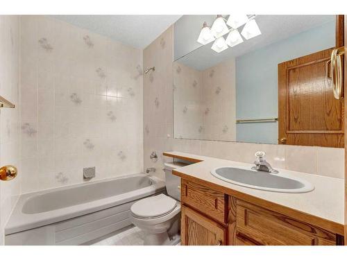 79 Riverstone Crescent Se, Calgary, AB - Indoor Photo Showing Bathroom