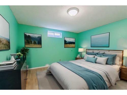 15123 Deer Run Drive Se, Calgary, AB - Indoor Photo Showing Bedroom