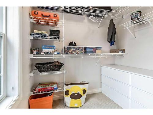 122 35 Street Nw, Calgary, AB - Indoor With Storage